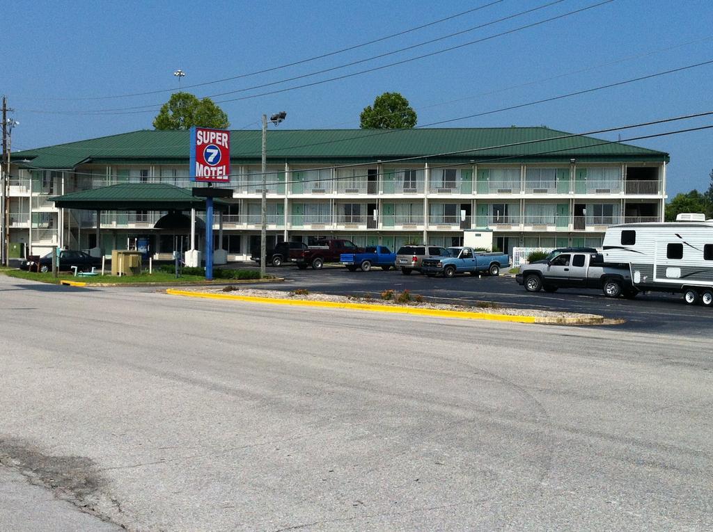 ריצ'מונד Super 7 Motel מראה חיצוני תמונה